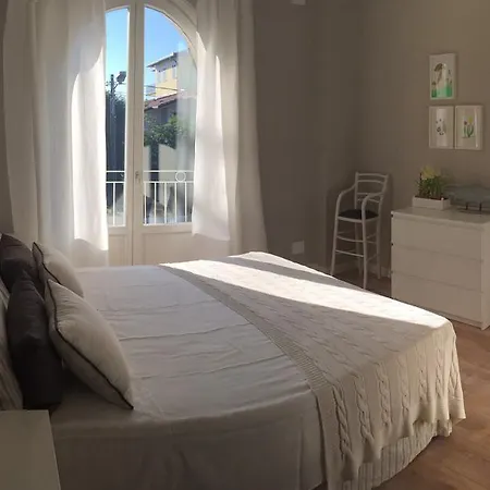 Manzoni 21 Pensión Motrone di Versilia