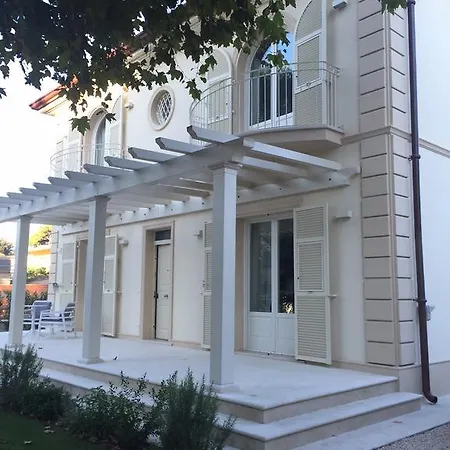 Manzoni 21 *
